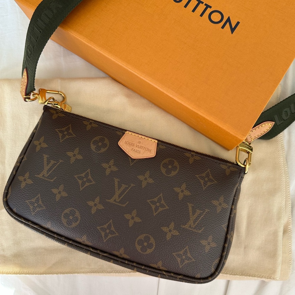 Louis Vuitton Monogram Multi-Pochette Crossbody Bag with Green Strap - Picture 3 of 16